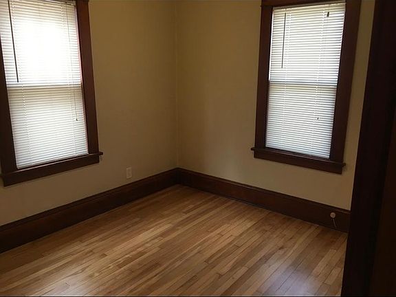 4th image of 1423 James Ave