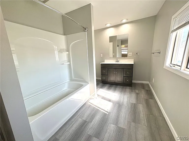 32 Walnut St — Photo 16