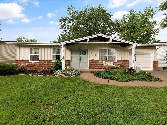 2nd image of 558 Haventree Dr