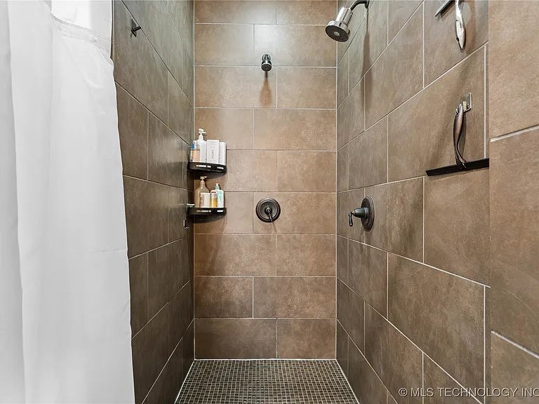 1407 S Saint Louis Ave #B — Photo 24