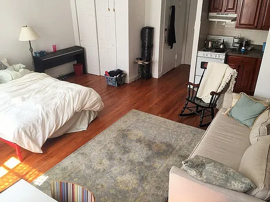 Rented by Joe Gotham LTD | media 7