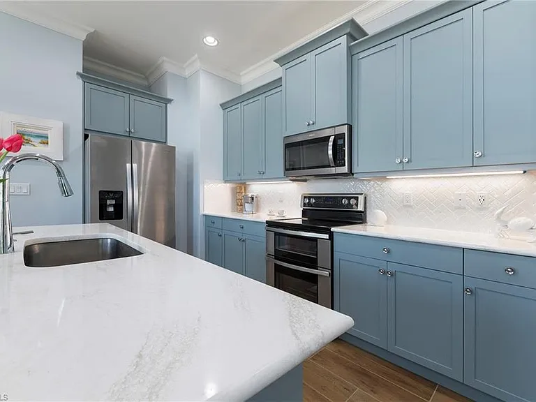 7270 Saona Ct — Photo 8