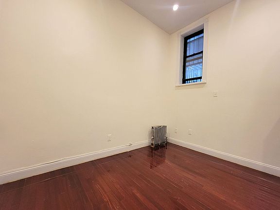 3rd image of 449 E 78th St #1X