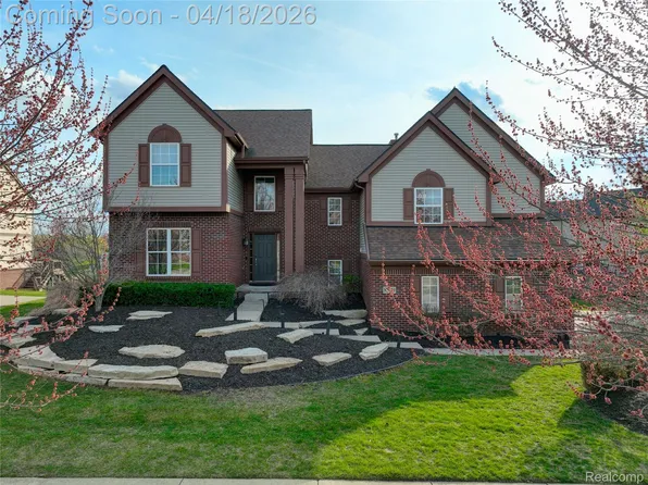 8599 Hummingbird Dr, Commerce Township, MI 48382