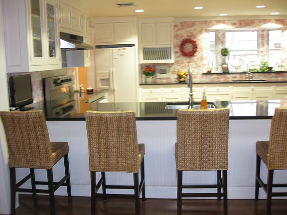 Custom cabinets - Spacious