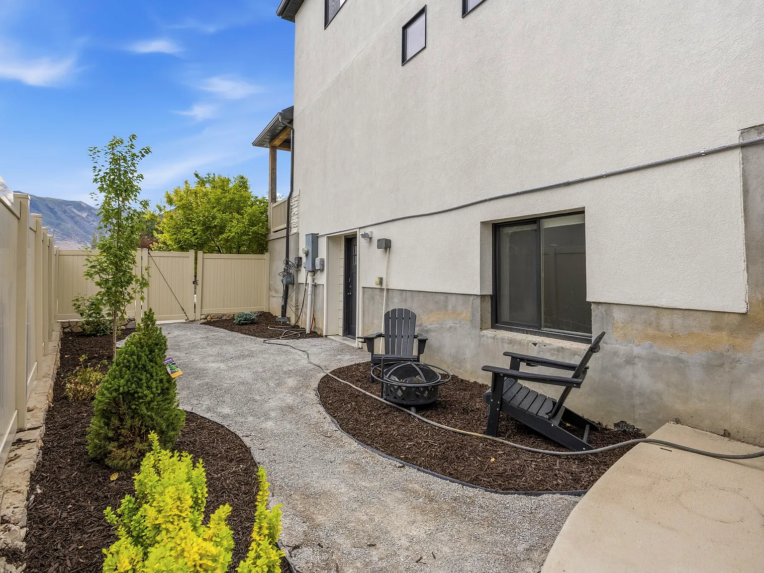 2 bed, 1450 sqft, $1,700 — Photo 3