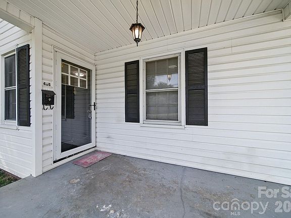 3rd image of 406 Sunset Dr
