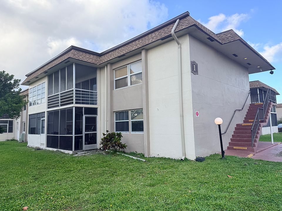 1st image of 500 Davis Rd APT 26