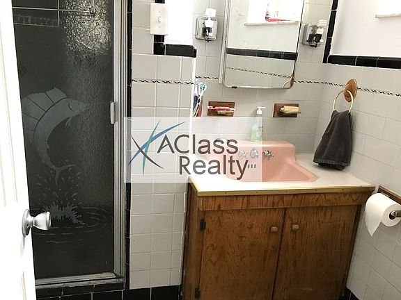 2nd image of 2119 21st Ave #1B