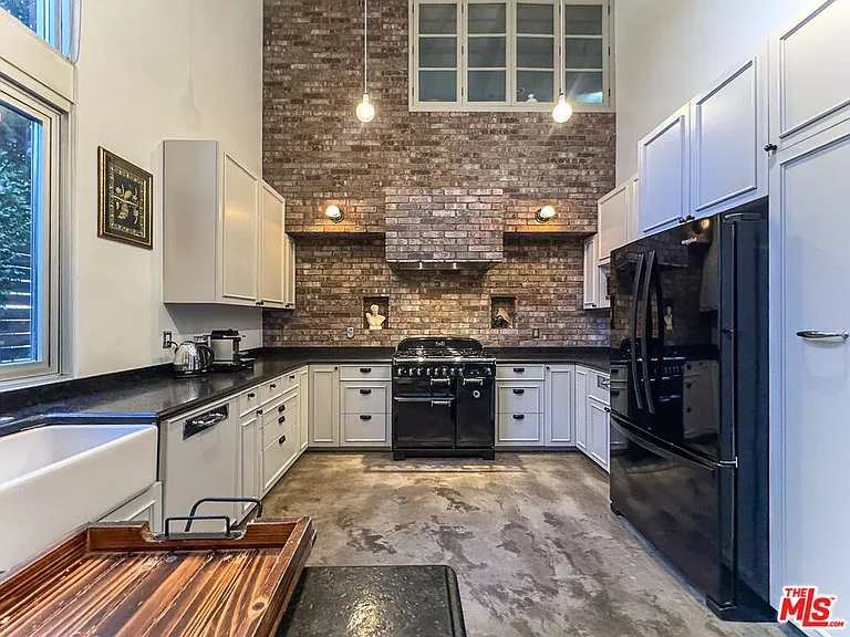 1037 N Laurel Ave #10B — Photo 7