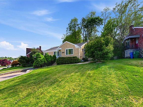 3rd image of 4206 Willow Ave