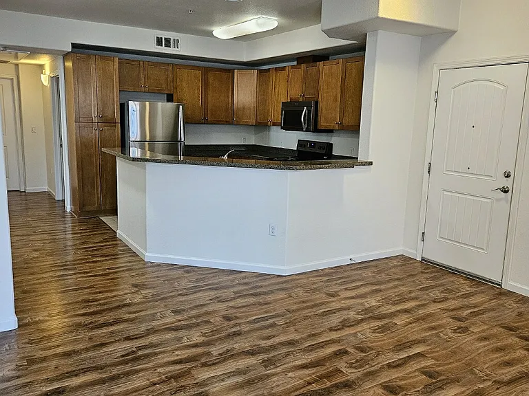 Diamond Creek Apartment — Photo 41