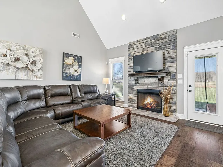 8325 Turnbull Dr — Photo 4