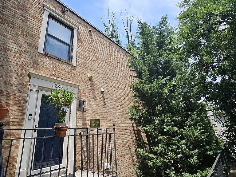 1236 N Quinn St — Photo 1