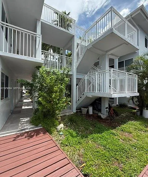 2430 NE 135th St #102 — Photo 29
