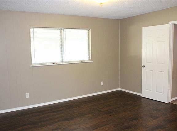 3rd image of 2301 Motley Dr