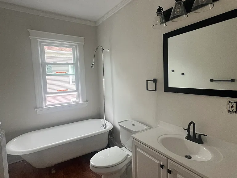 164 Barker St — Photo 13