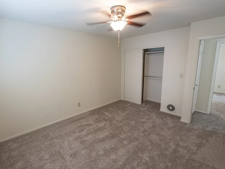 Blue Grass Manor — Photo 129