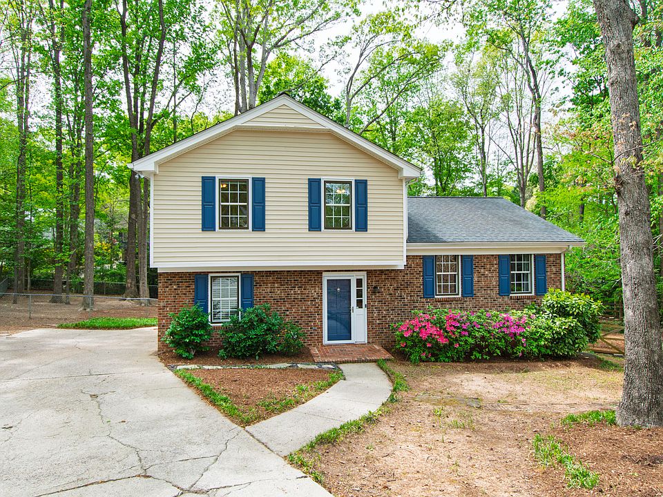 1st image of 404 Lynchester Ct