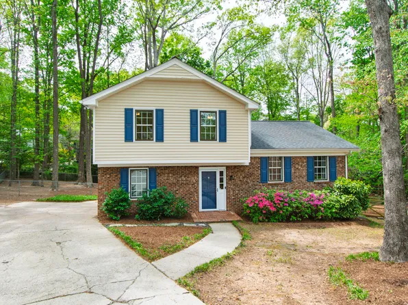 404 Lynchester Ct, Raleigh, NC 27615