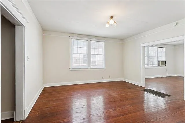2322 Nashville Ave — Photo 6