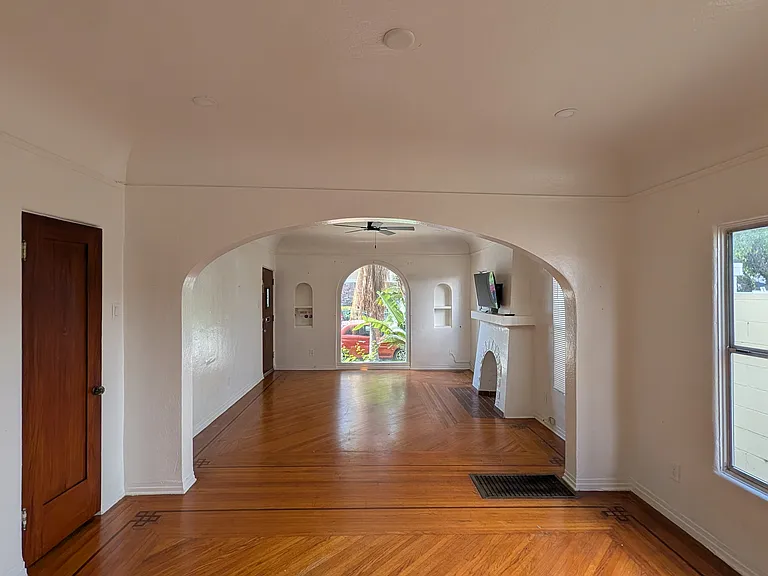 222 Grand Ave #C — Photo 6