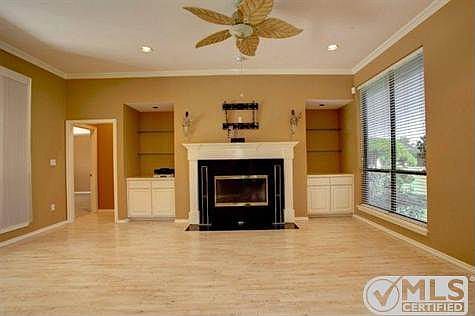 4th image of 9018 Woodlawn Dr