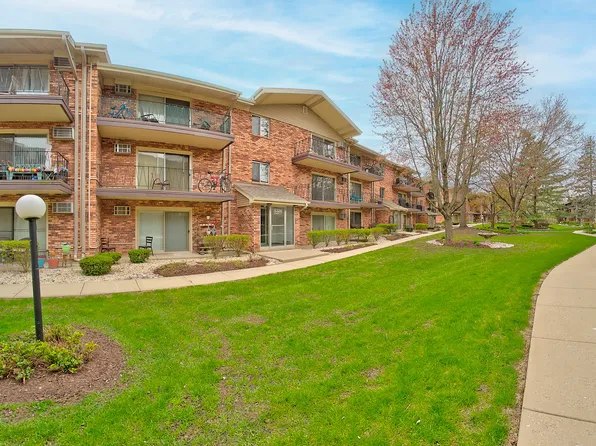 5326 Waterbury Ln APT 1003A, Crestwood, IL 60418