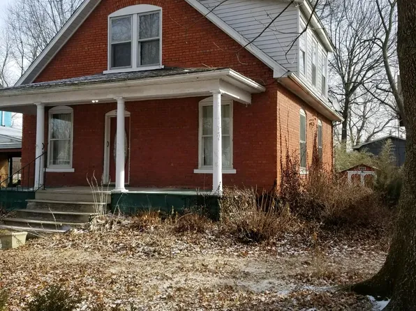 725 Jefferson St, Hillsboro, IL 62049