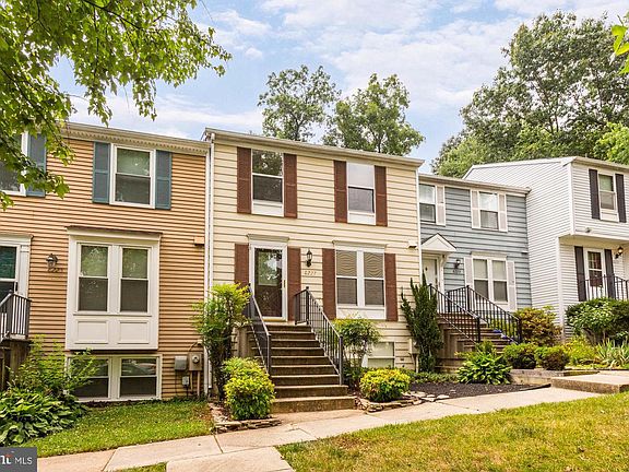 2nd image of 8227 Cambridge Ct