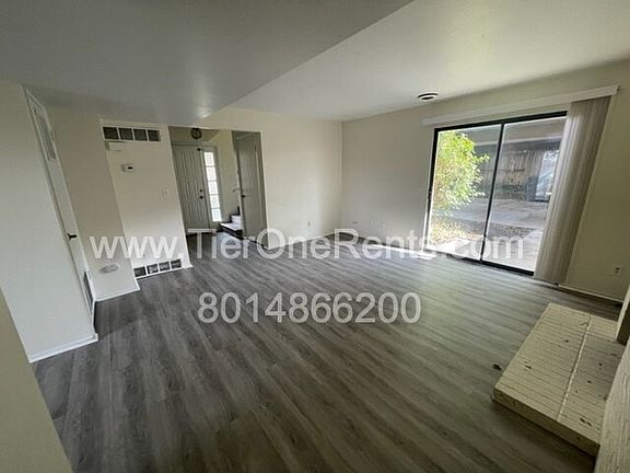 4th image of 2274 E Four Woods Cir #B
