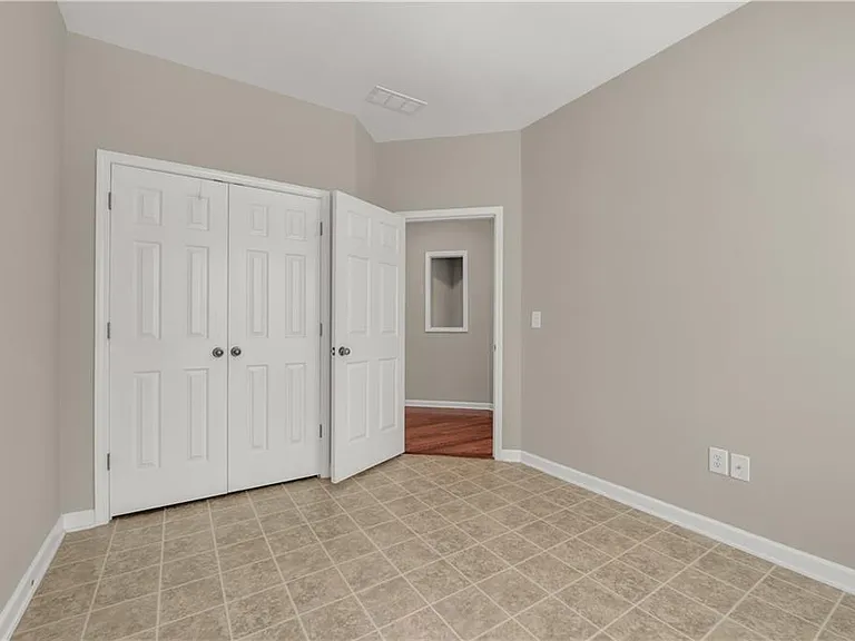 501 Grove Field Ct — Photo 13