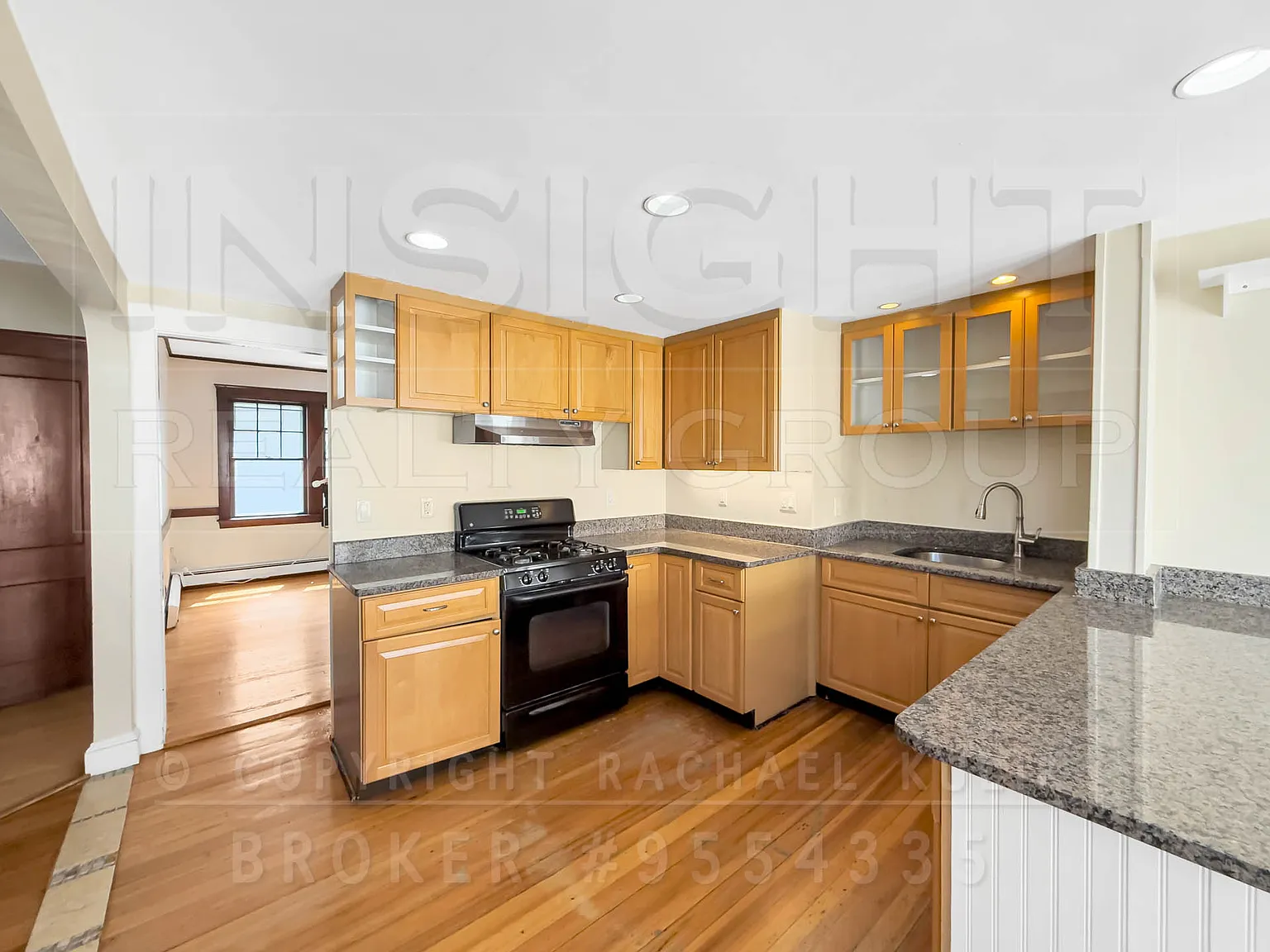 3 bed, 1.5 bath, $4,350 — Photo 4