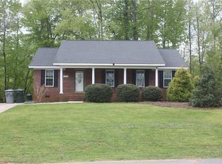 804 Oak Bend Dr, Asheboro, NC 27203
