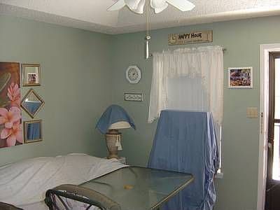 4th image of 1704 Oasis Ave