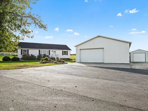 10583 Route 136, Dyersville, IA 52040