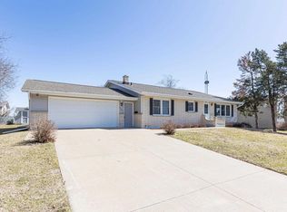 402 S Splinter St, Cuba City, WI 53807