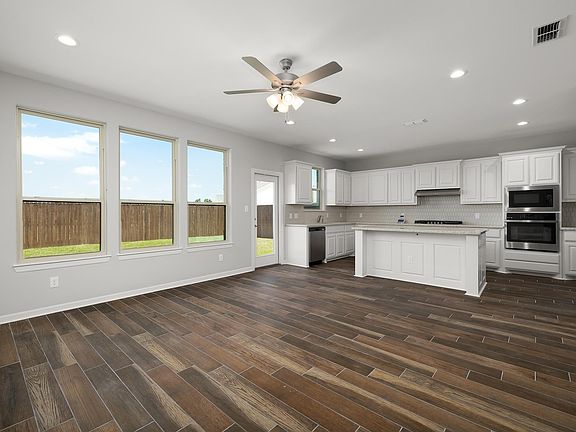5th image of 1527 E Silos Ave