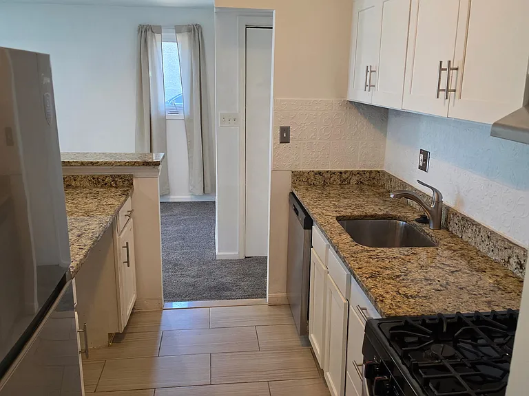 544 Wilson Bridge Dr — Photo 3