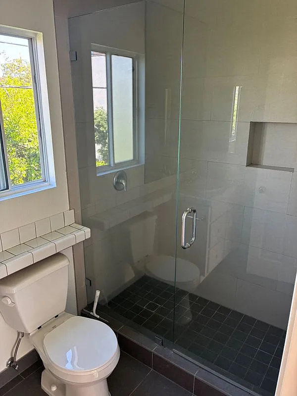 3 bed, 2.5 bath, 1595 sqft, $5,995 — Photo 4