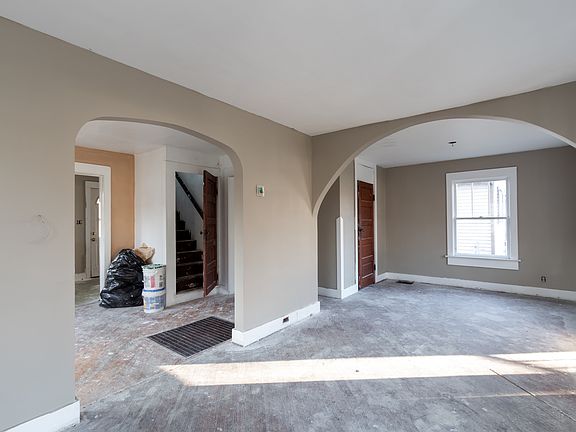 5th image of 4348 Evanston Ave