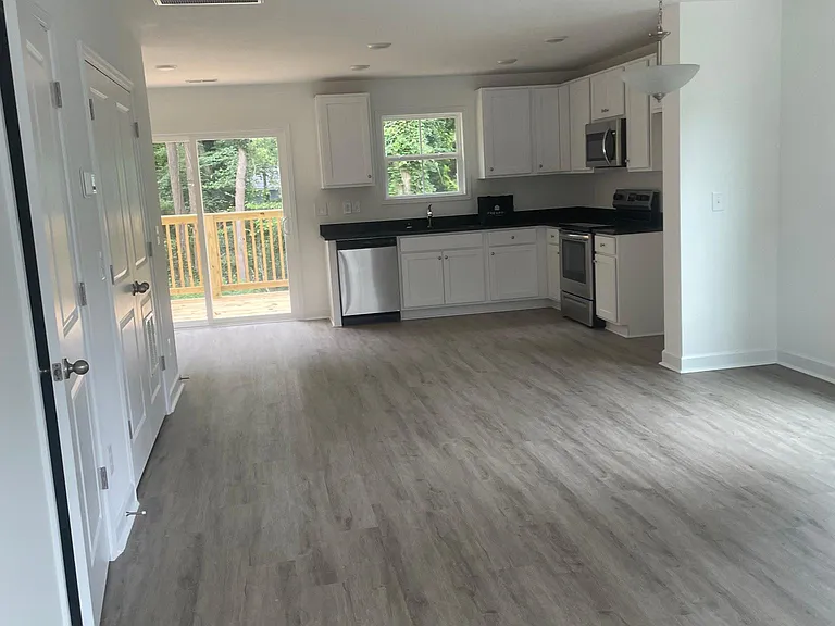 520 Rogers Lake Rd — Photo 3