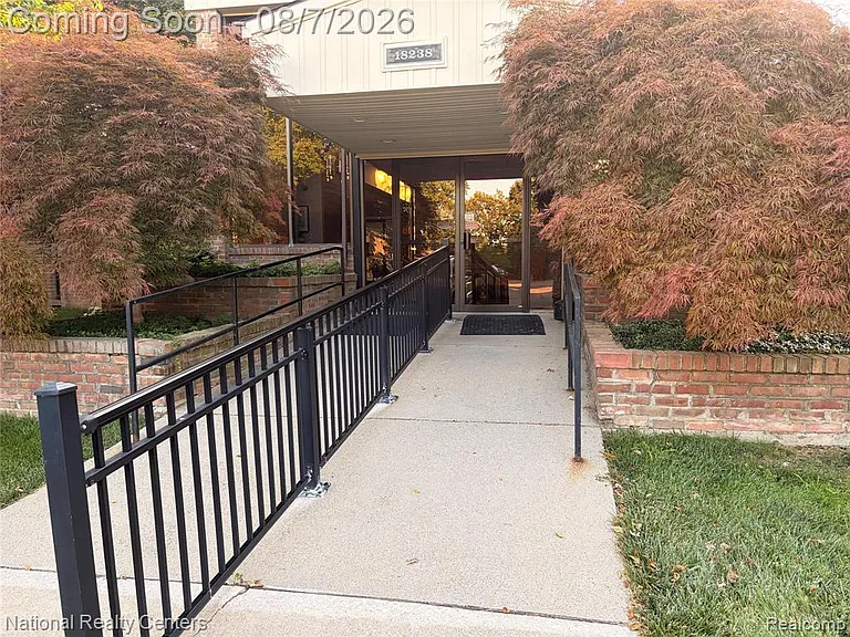 18340 University Park Dr — Photo 29