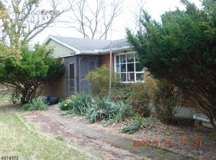 42 Hewitt Rd, Lambertville, NJ 08530