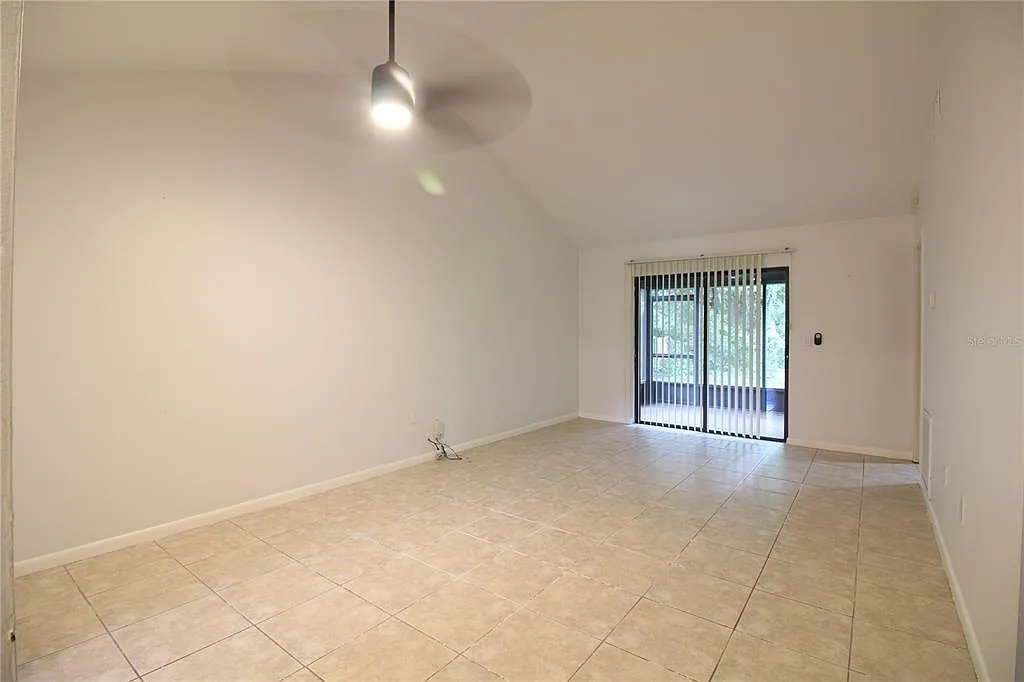 2 bed, 2.0 bath, 908 sqft, $1,600 — Photo 4
