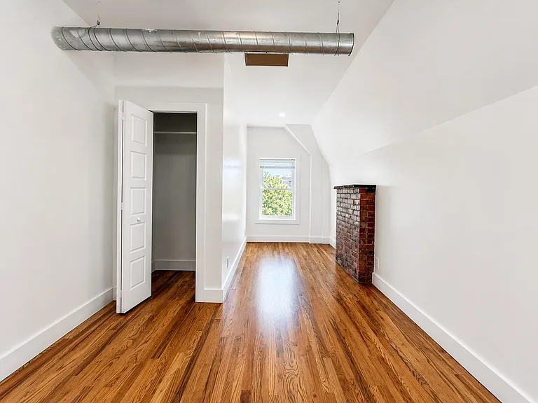 3143 Trumbull St #301 — Photo 8