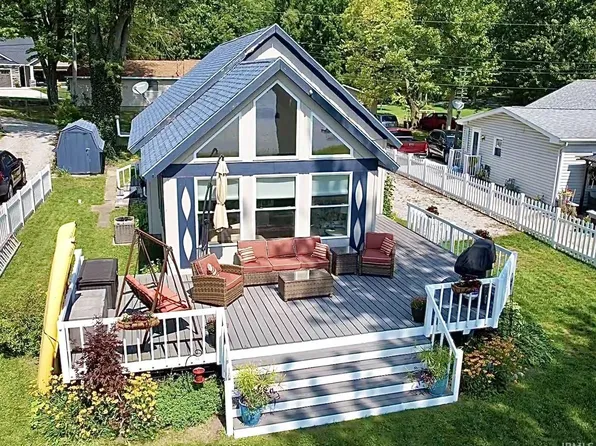 8960 E 430 S, Wolcottville, IN 46795