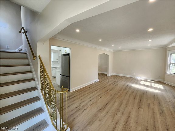 4th image of 1166 Argonne Rd