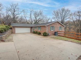 3921 Rio Vista Dr, Godfrey, IL 62035
