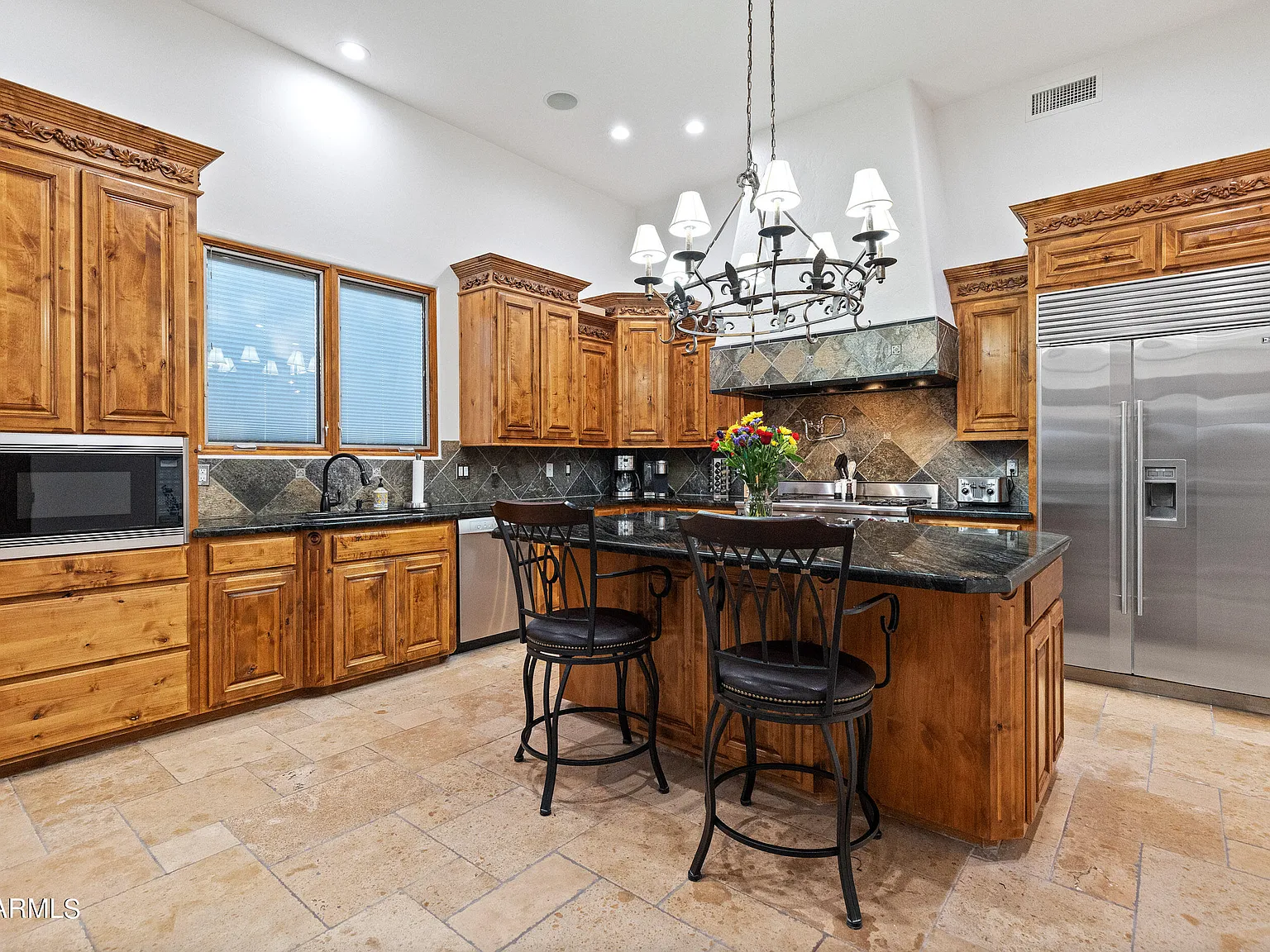 5 bed, 4.5 bath, 3954 sqft, $6,500 — Photo 3